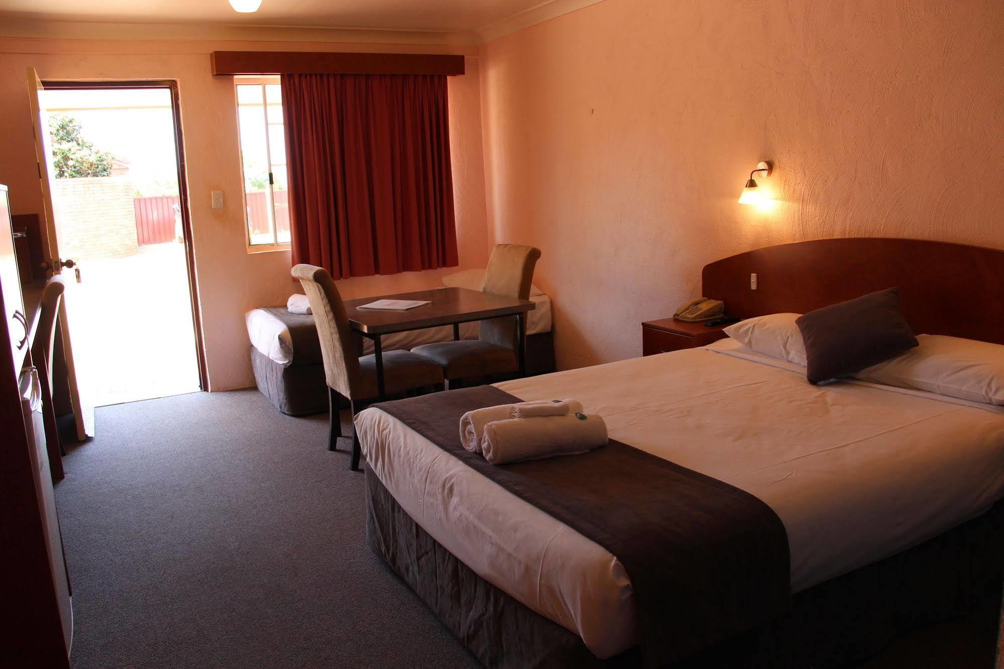 Childers Gateway Motor Inn ภายนอก รูปภาพ