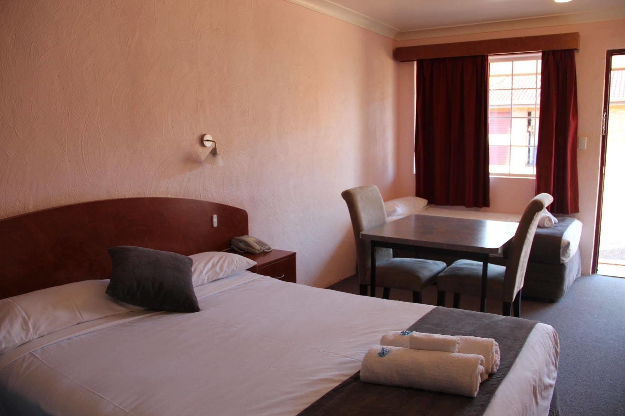 Childers Gateway Motor Inn ภายนอก รูปภาพ
